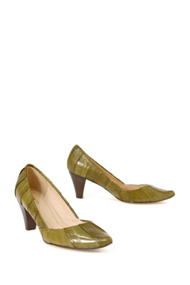 dolmades pumps