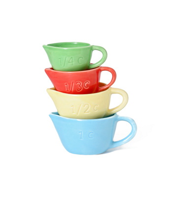 nestling measuring cups