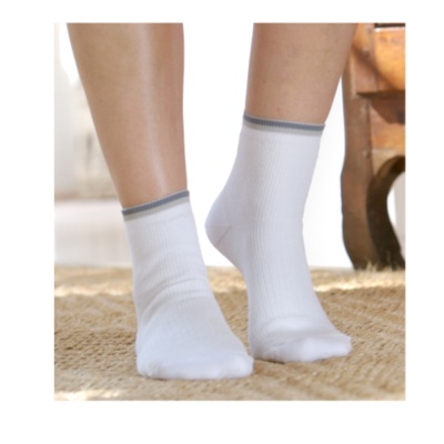 INgenius Men's / Women's Lite Cushioned Quarter Sport Socks, Pair  white/stripe
