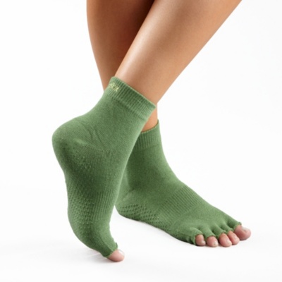 ToeSox Toeless Yoga / Pilates Women's Quarter Socks, Pair - 61748