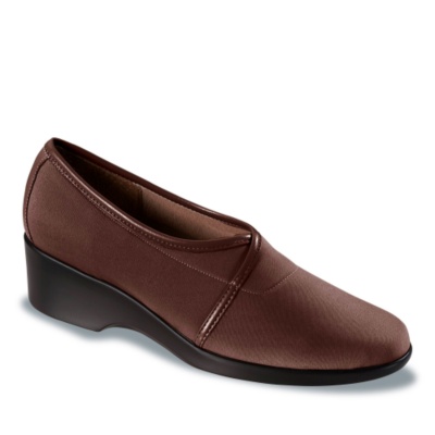 Munro Women's Breeze Slip-Ons  brown ww/2e