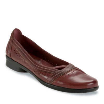 Clarks Women's Nicola Skimmers
