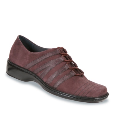 Clarks Women's Lynette Oxfords plum burgundy w/d