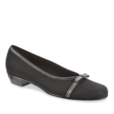 Munro Women's Juliet Ballerinas