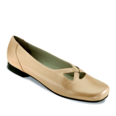 Trotters Women's Maggie Slip-Ons
