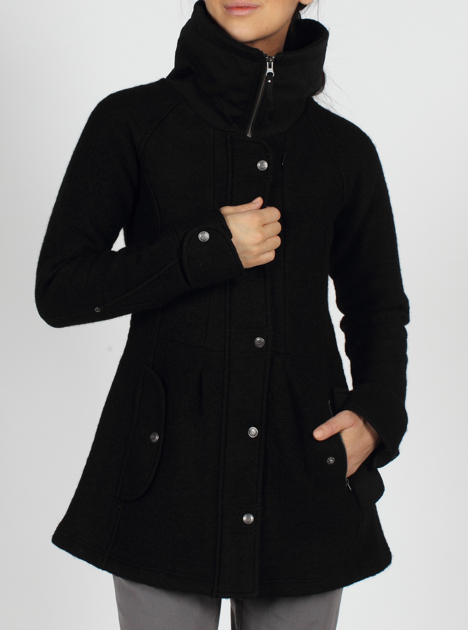 An elegant and functional travel jacket, the Tweedmuir combines the warmth of...