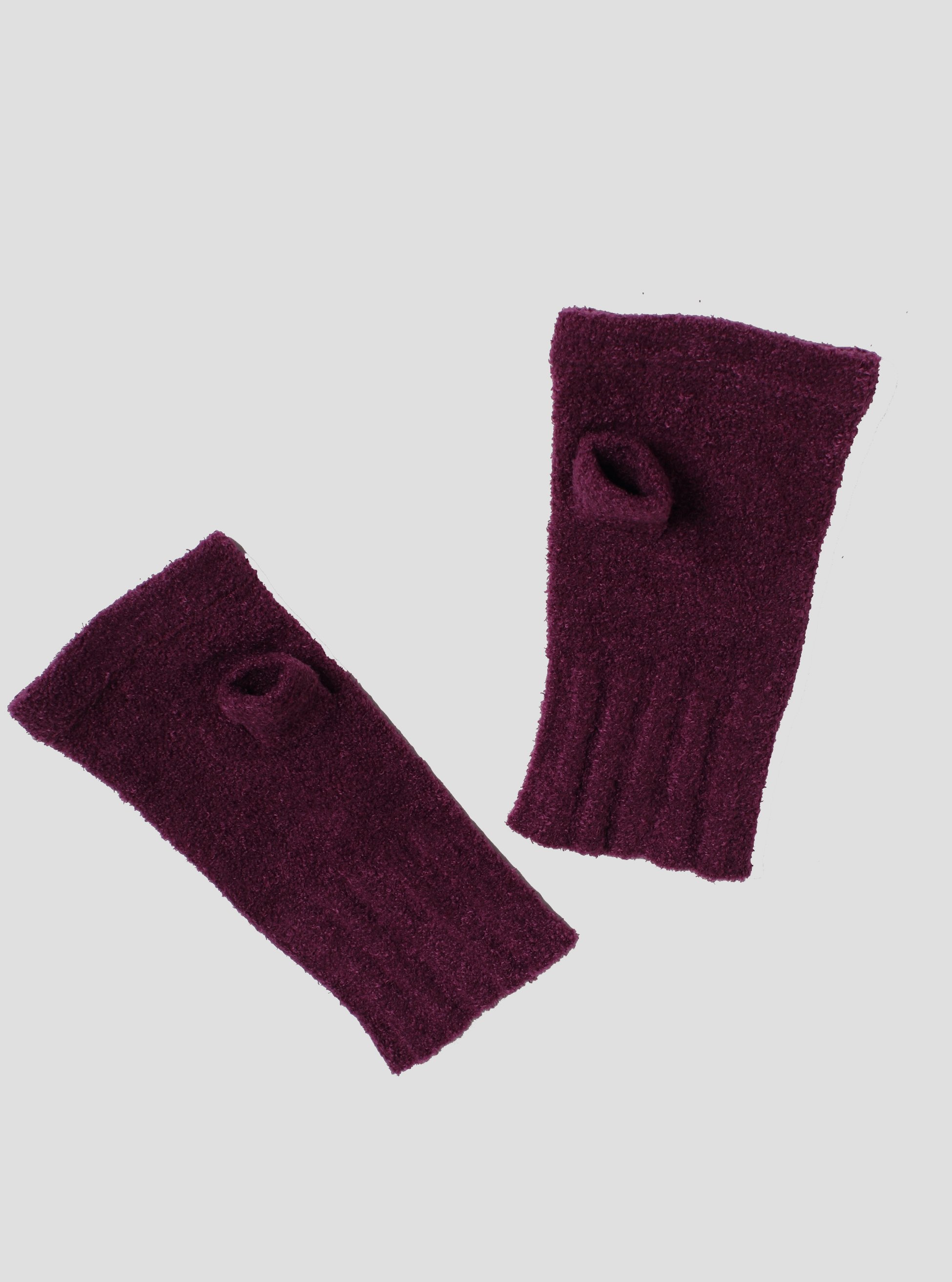 The incredibly soft Irresistible Neska Fingerless Mittens are the perfect ...