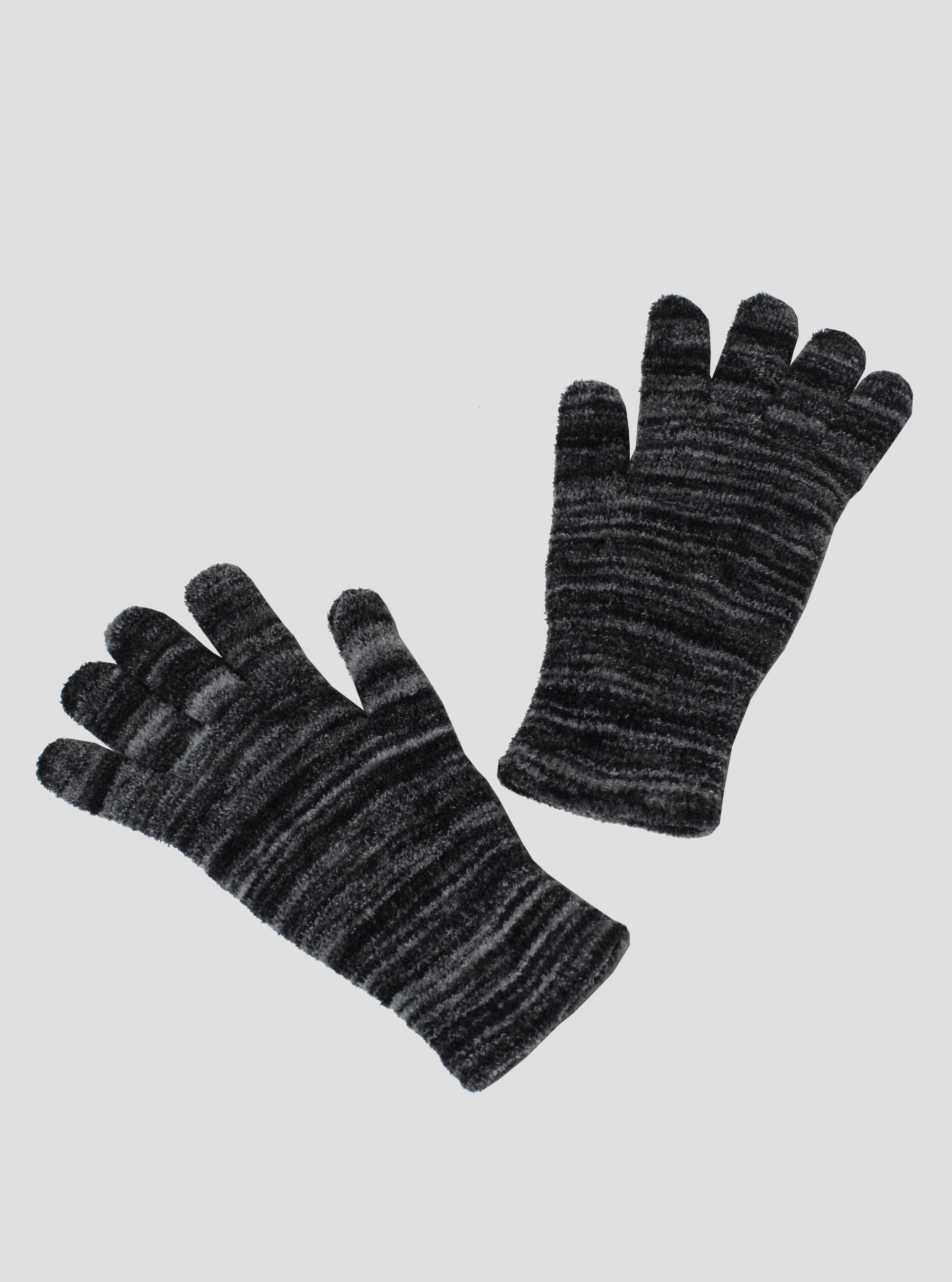 As soft and light as a cloud, the Irresistible Stripe gloves live up to their...