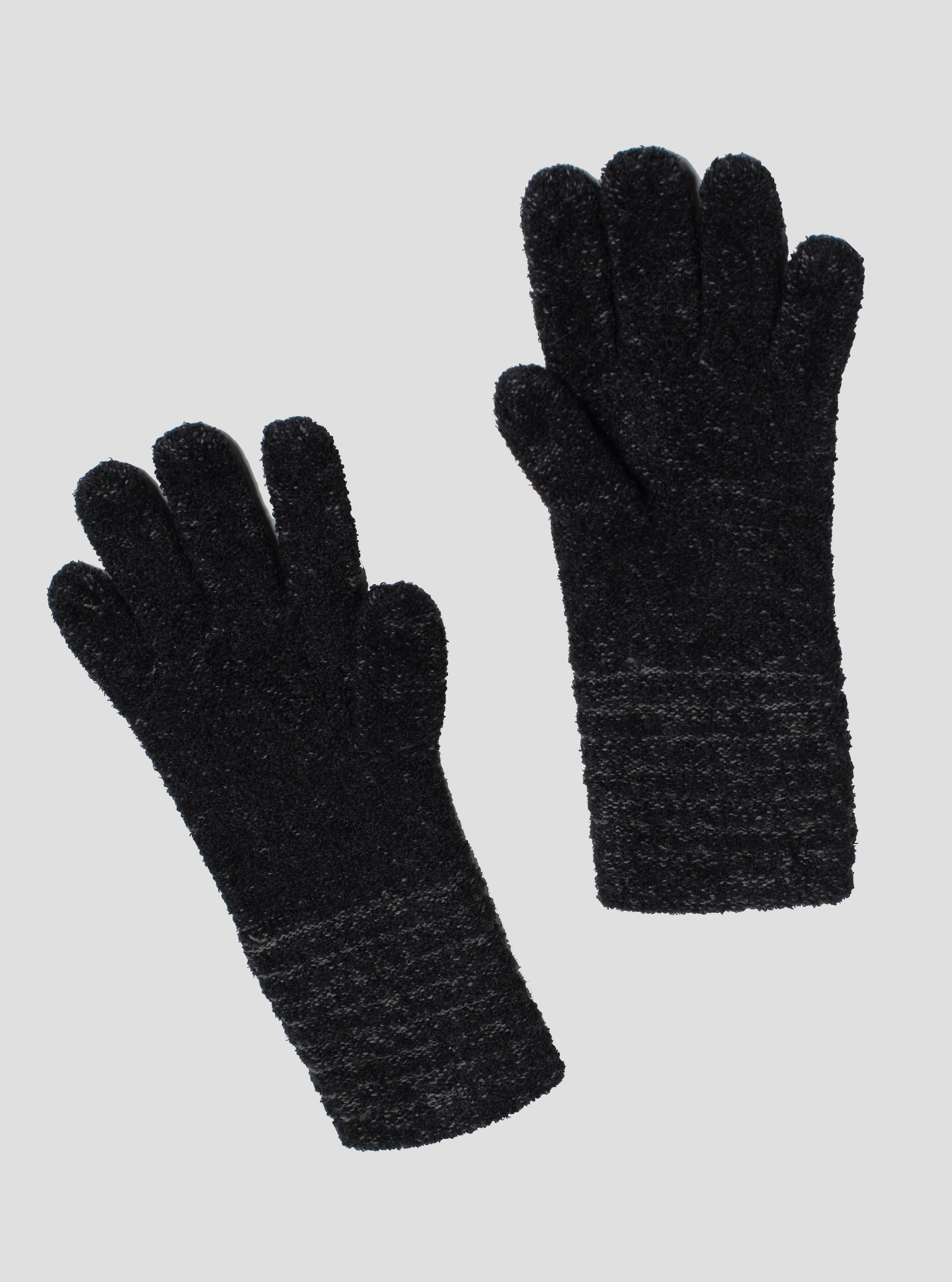 Keep fingers toasty warm with the Vona Gloves, which are crafted from a blend...
