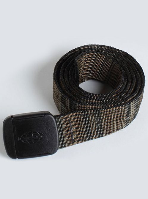 Keep this belt on when going through security gates at the airport or wear it...
