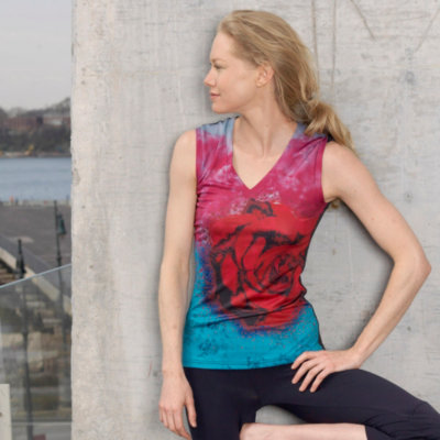 Sleeveless v-neck rose print