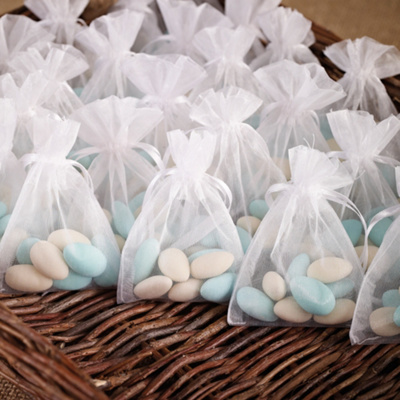 Wedding Favor Chocolates on Organza Wedding Gift Bags   Wedding Favor Bags