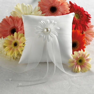 Daisy Ring Pillow
