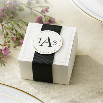 Wedding Favor Boxes  Ribbon on Elegant Ivory Wedding Favor Boxes