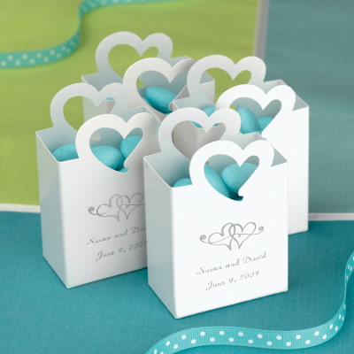 Wedding Cake Favor Boxes on Mini Tote Wedding Favor Box With Heart Handle   Wedding Favor Boxes
