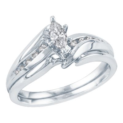 1/4ct TW Diamond Engagement Ring Set