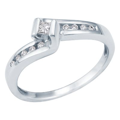 1/7ct TW Diamond Ring
