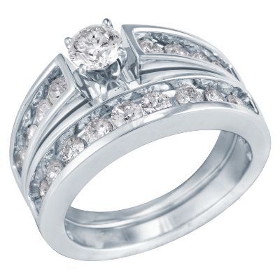 1 1/2ct TW Round Diamond Engagement Ring Set