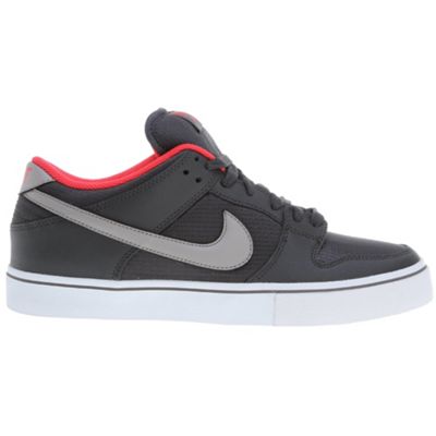 Nike 6.0 Dunk Low LR Skate Shoes - Men's