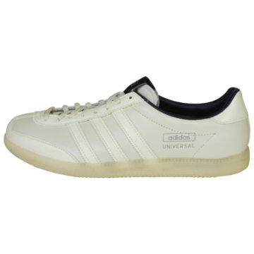 adidas Universal