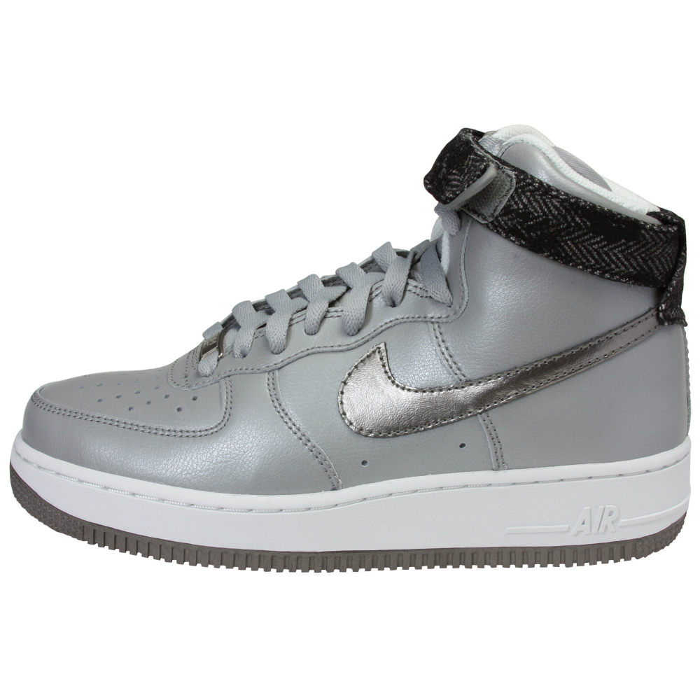 Nike Air Force 1 High Retro Shoes - Women - ShoeBacca.com