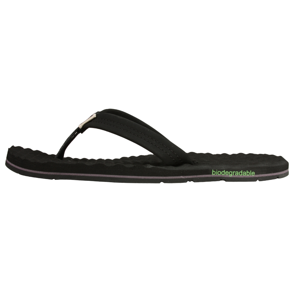 Simple Flippee Sandals - Women - ShoeBacca.com