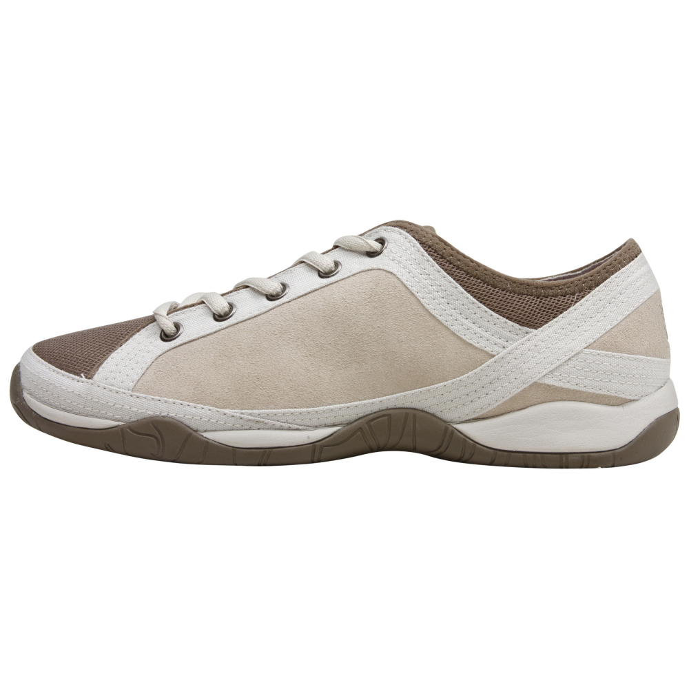 The North Face Braelyn Athletic Inspired Shoes - Women - ShoeBacca.com