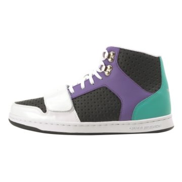 Creative Recreation Cesario