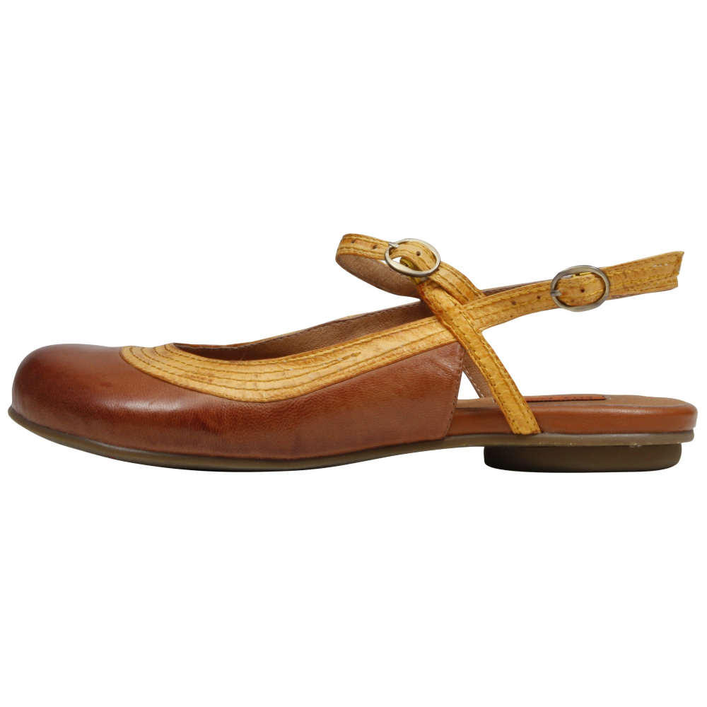 Miz Mooz Dakota Flats Shoe - Women - ShoeBacca.com