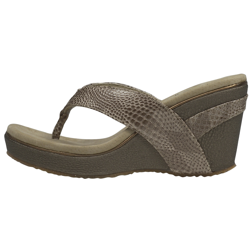 Volatile Marshmallow Croco Sandals Shoe - Women - ShoeBacca.com