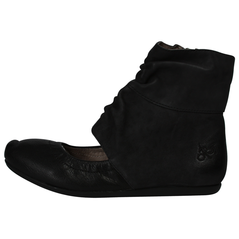 OTBT Niles Flats - Women - ShoeBacca.com