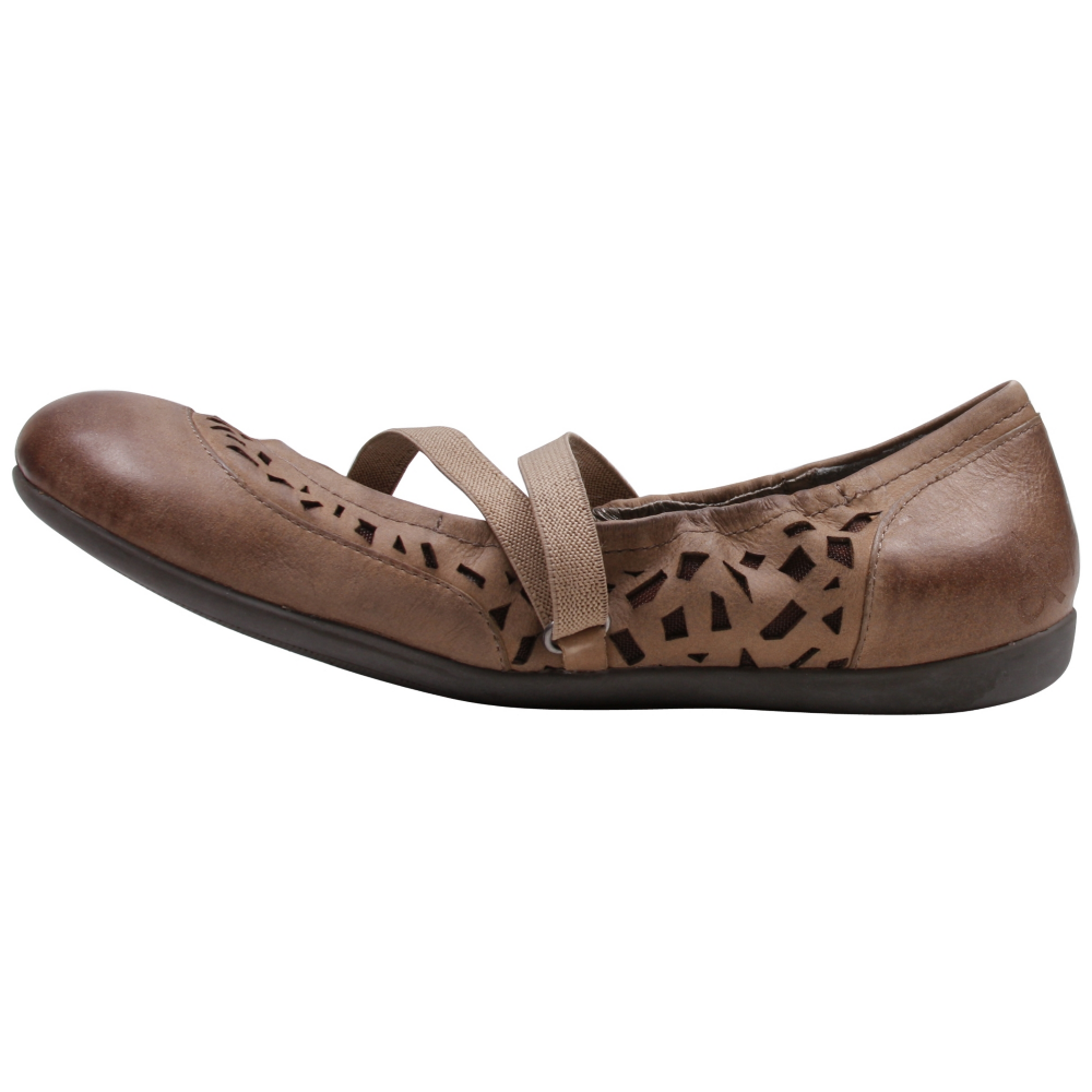 OTBT Marion Flats - Women - ShoeBacca.com