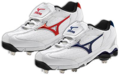 Mizuno Men's 9-Spike Classic G5 Low Metal Baseball Cleat