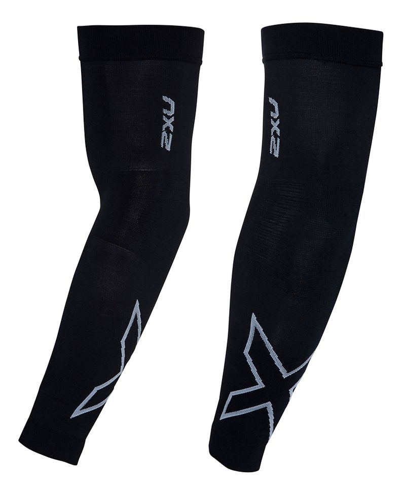 2XU&reg; Compression Flex Arm Sleeve :: The latest 2XU&reg; Compression Flex Arm Sleeve uses a seamless construction throughout, and features a flexible articulated panel zone for freedom of movement through the elbow. Using powerful 250D yarns, this is the ultimate graduated sleeve for those seeking the greater powered compression for muscle stabilization and the fastest recovery. Sold as single.   This web exclusive item ships separately within the continental U.S. only. You can count on this item to ship in 3-5 business days!