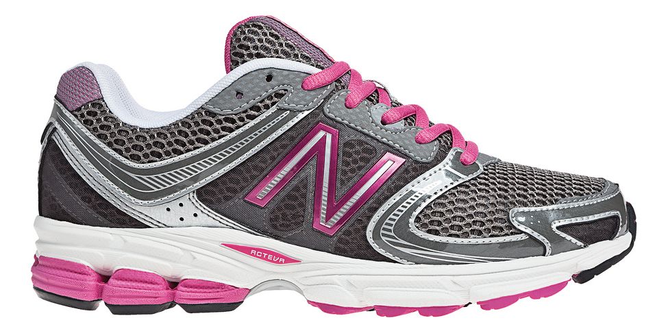Womens New Balance 770v3 Running Shoe