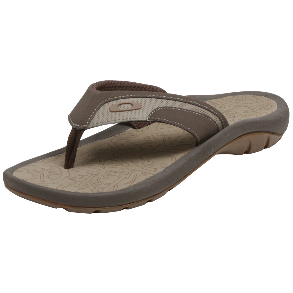 For Sale: Close Oakley Supercoil 3 Sandals 10083 Chocolate 897
