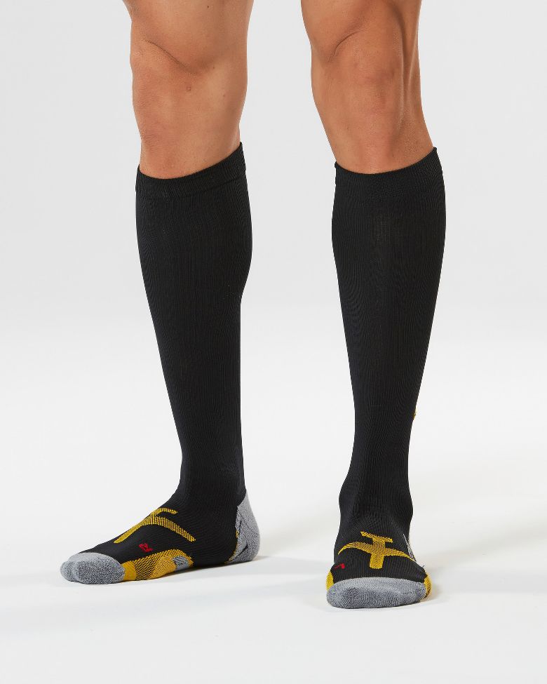 Mens 2XU Flight Compression Socks Injury Recovery at Road